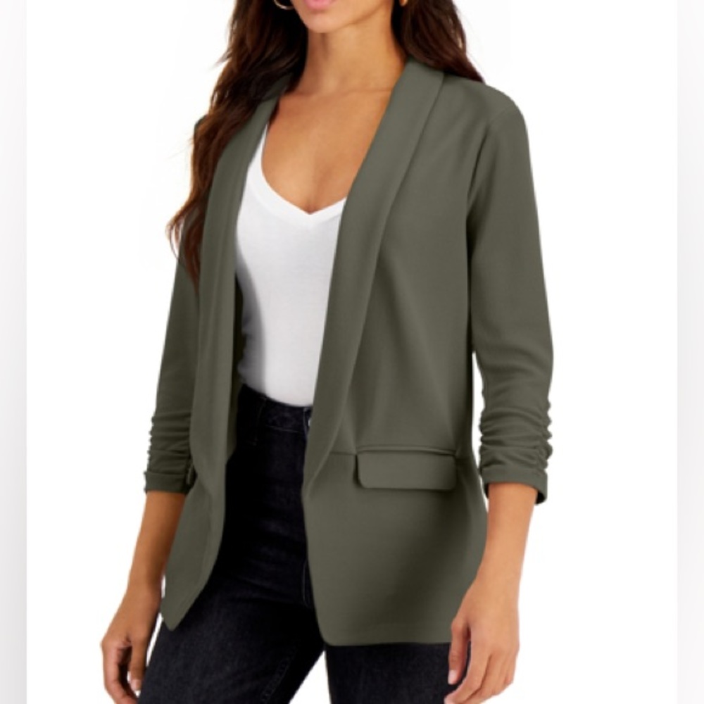 Size small. Lightweight and comfortable. New condition.